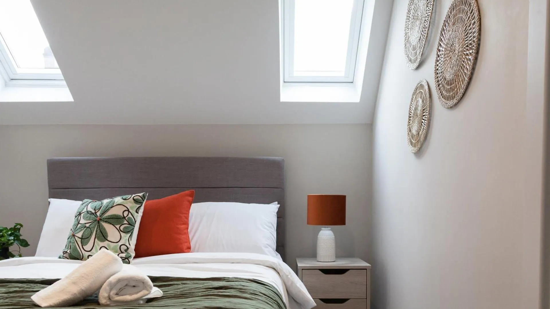 Appartement 2-3 Bedroom Apartment- Long Term Stay Rates- Contractors-Professionals Leeds