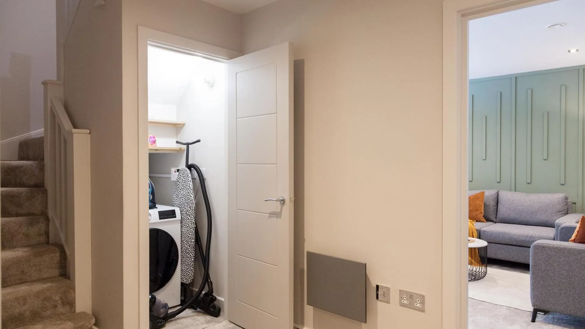 2-3 Bedroom Apartment- Long Term Stay Rates- Contractors-Professionals Leeds  Leeds (West Yorkshire)