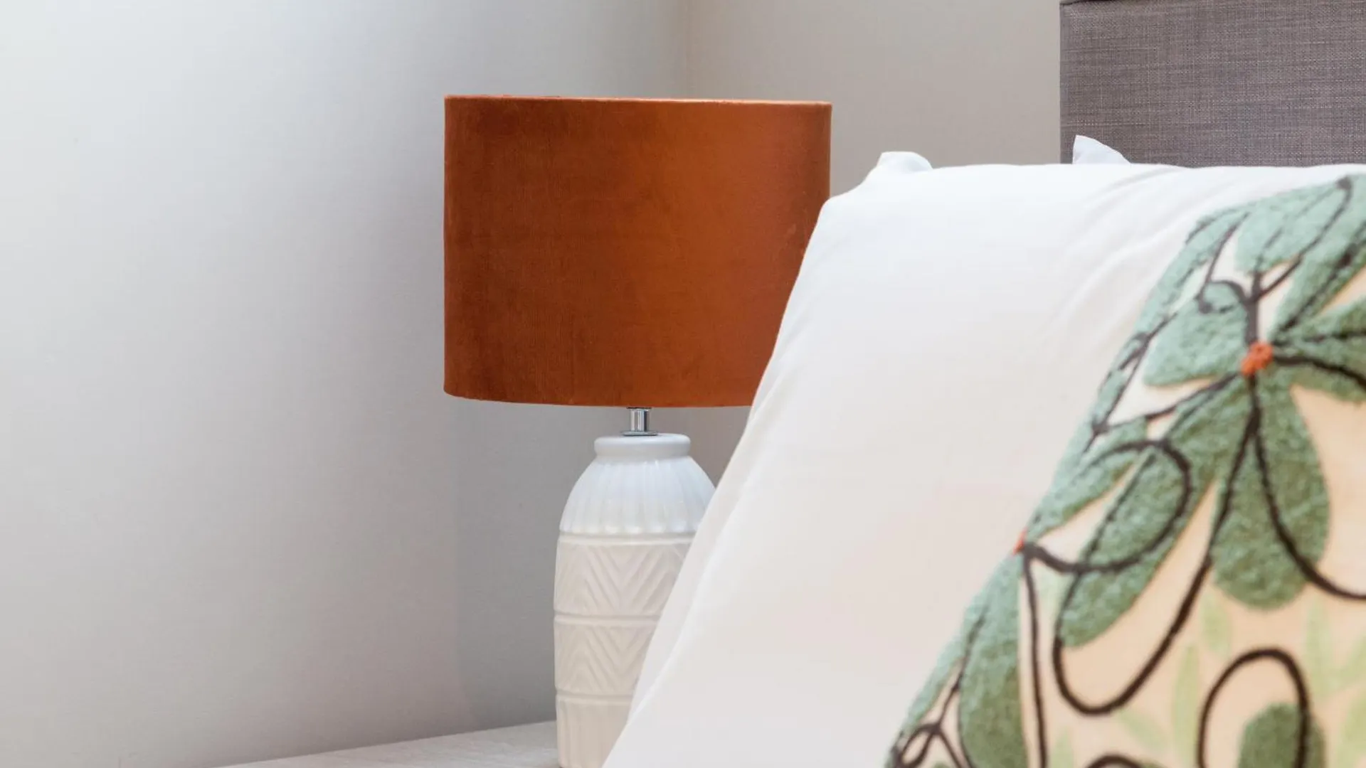 2-3 Bedroom Apartment- Long Term Stay Rates- Contractors-Professionals Leeds  Apartment Leeds (West Yorkshire)