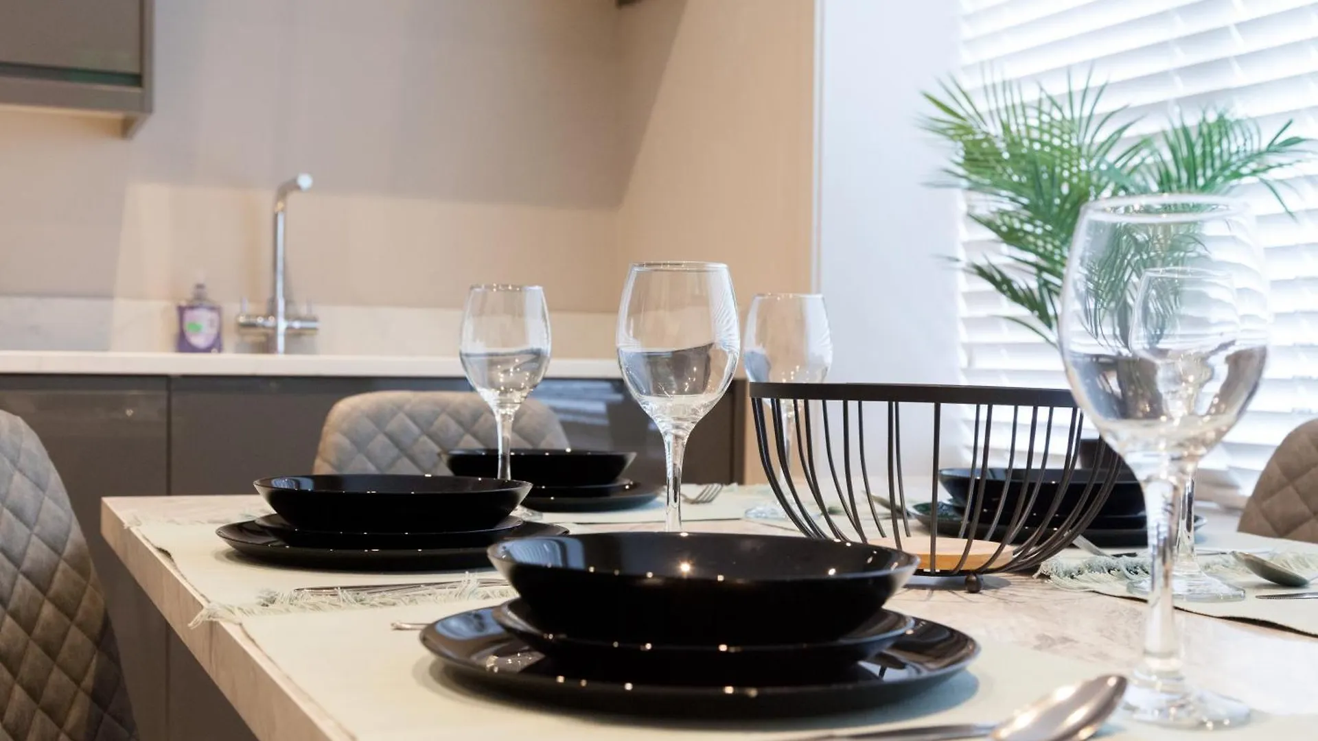 2-3 Bedroom Apartment- Long Term Stay Rates- Contractors-Professionals Leeds  Apartment Leeds (West Yorkshire)